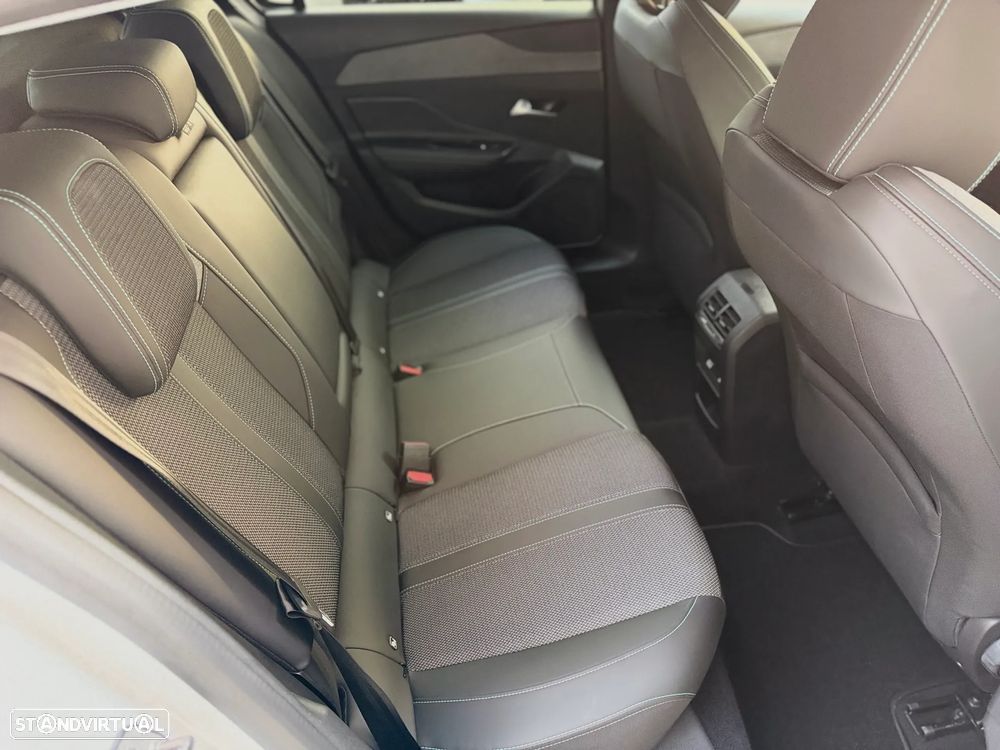 Peugeot 308 1.2 PureTech Allure EAT8 - 15