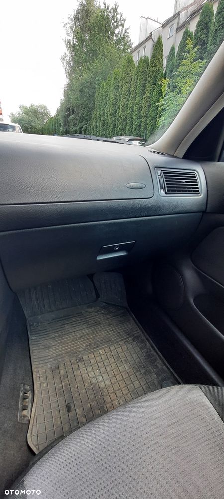 Volkswagen Golf 1.6 Comfortline - 16