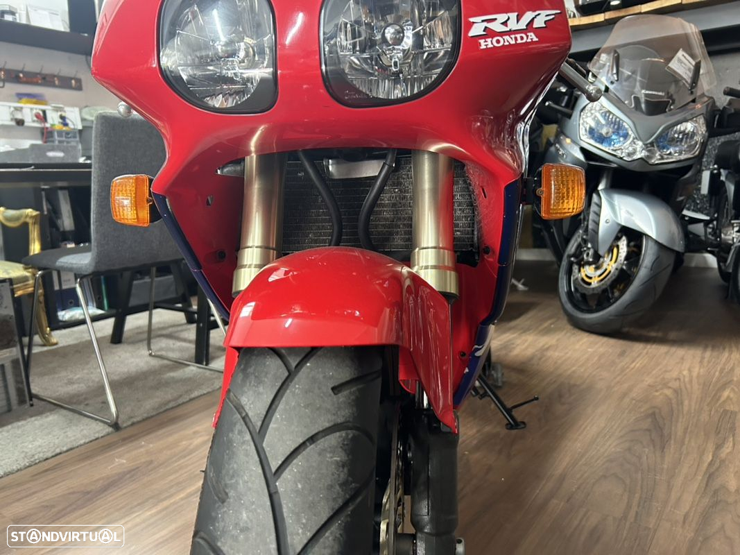 Honda RVF 400 - 12