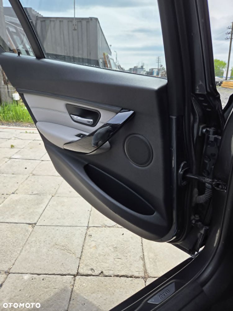 BMW Seria 3 - 17