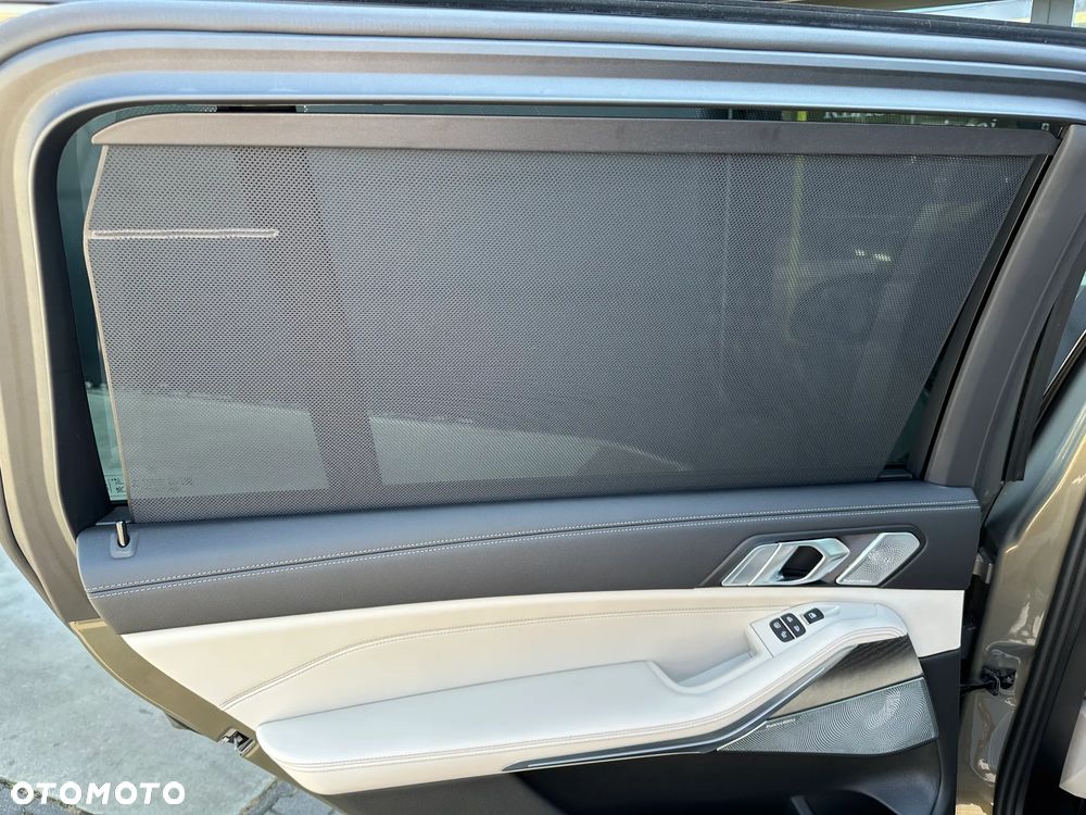 BMW X7 M60i xDrive mHEV sport - 22