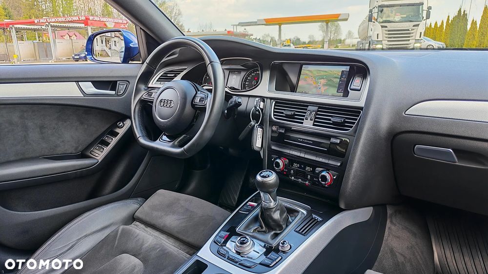 Audi A4 Avant 2.0 TFSI quattro S line Sportpaket - 28