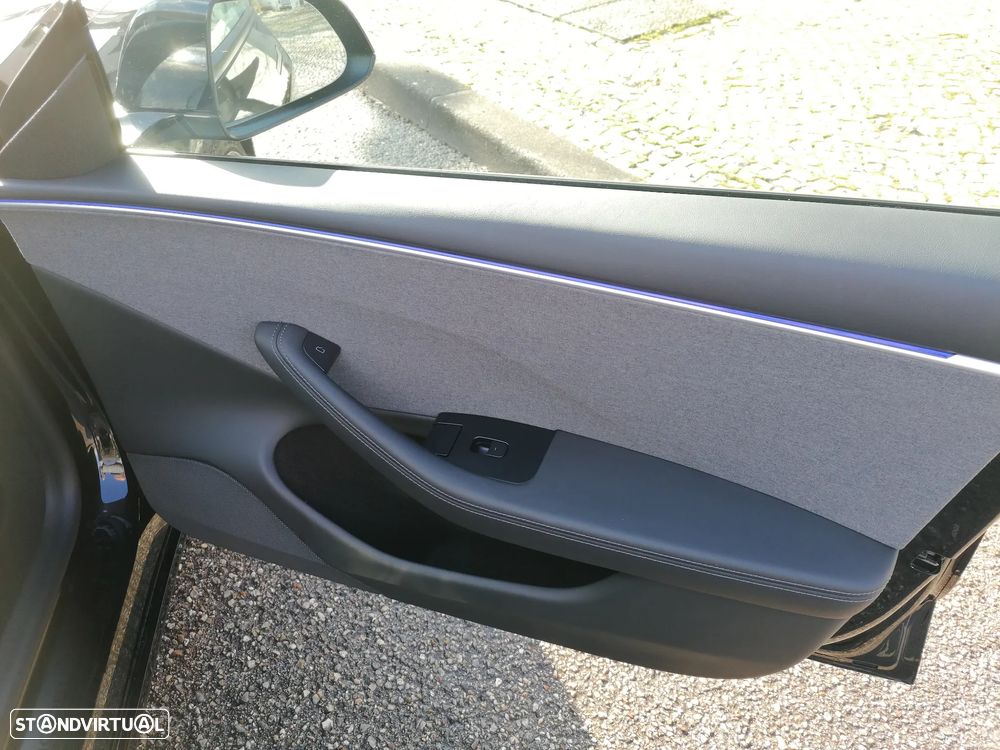 Tesla Model 3 RWD - 21