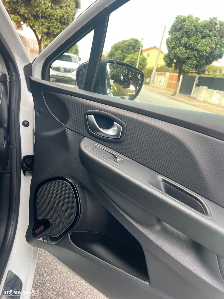 Renault Clio 0.9 TCe Limited Edition - 4