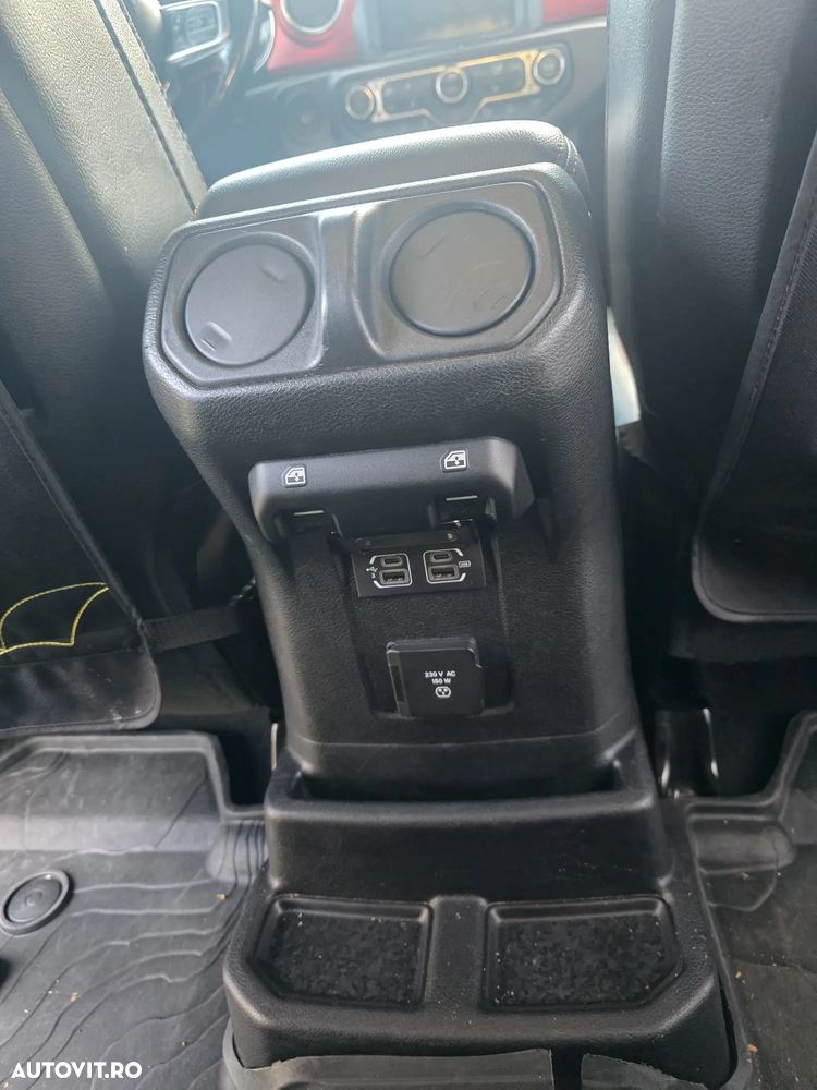 Jeep Wrangler - 8