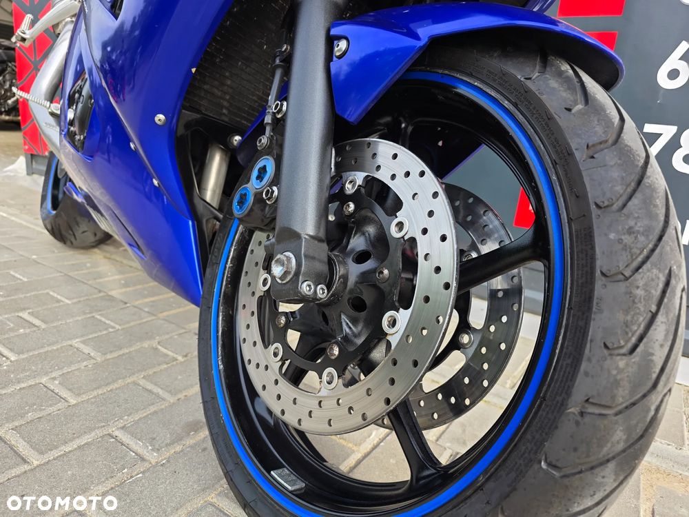 Yamaha R6 - 15