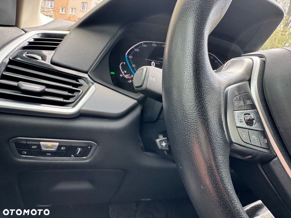 BMW X5 xDrive45e - 24