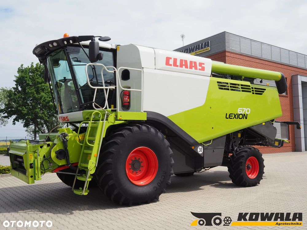 Claas Lexion 670 MONTANA + V770 - 2