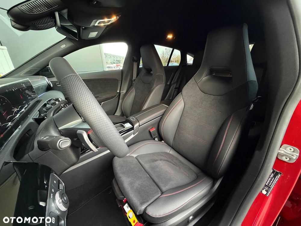Mercedes-Benz CLA - 13