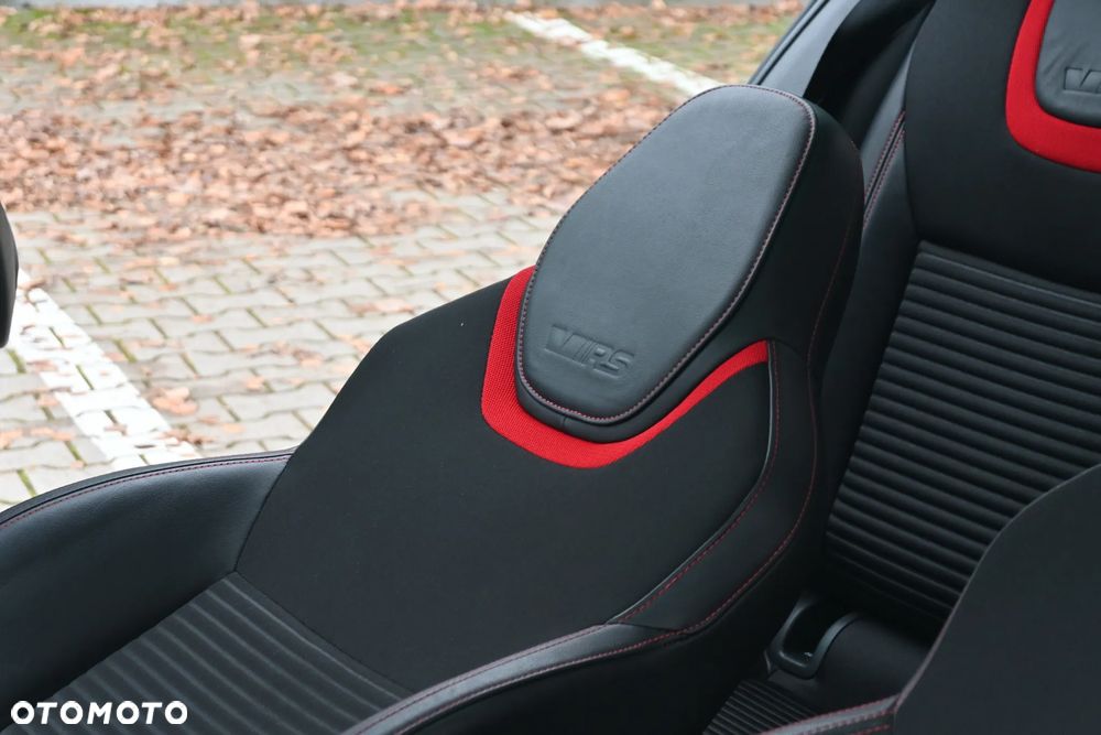 Skoda Octavia Combi 2.0 TDI DSG RS - 36