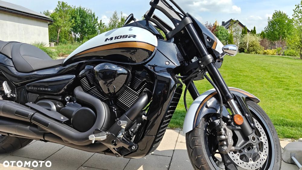 Suzuki Boulevard - 19