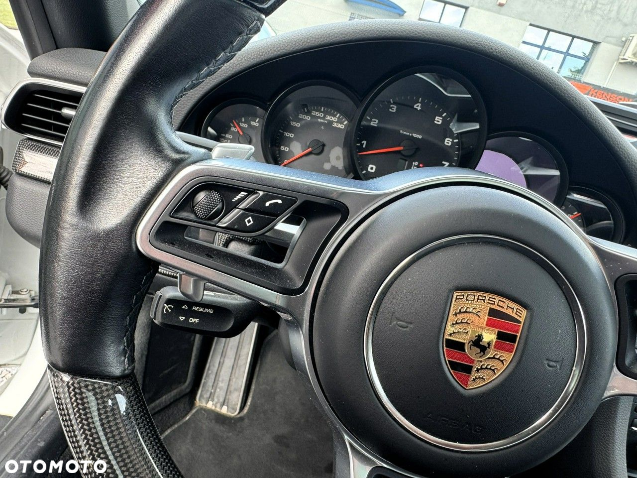 Porsche 911 Carrera - 17