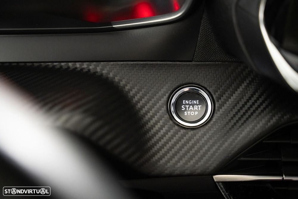 Peugeot 2008 1.5 BlueHDi Allure EAT8 - 11