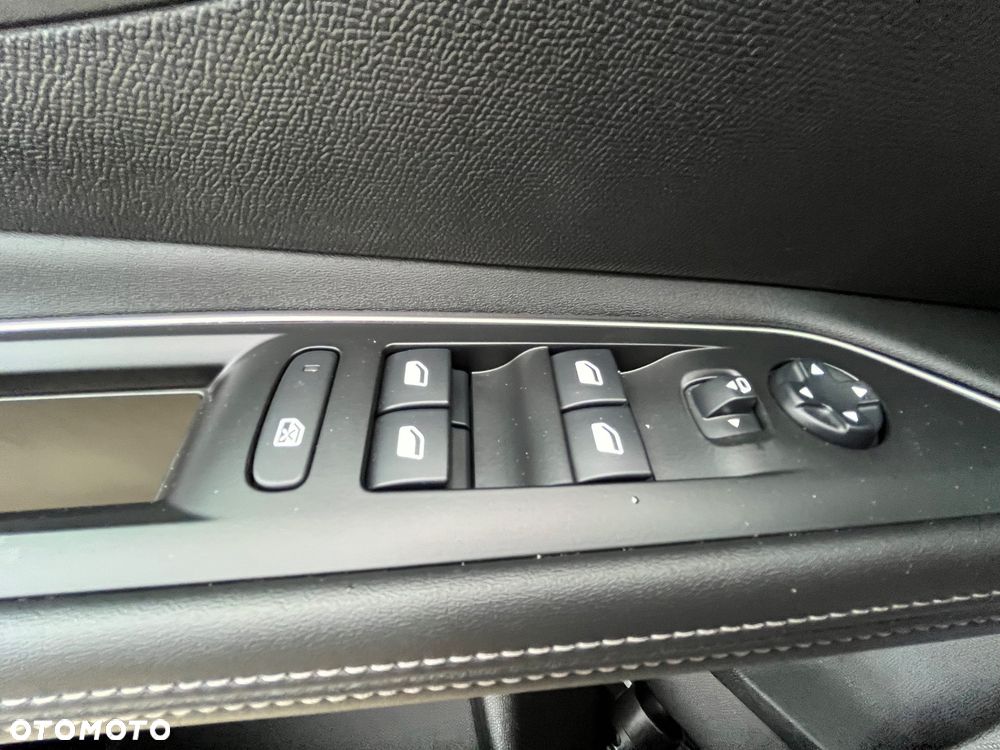 Peugeot 5008 BlueHDi 130 Allure - 26