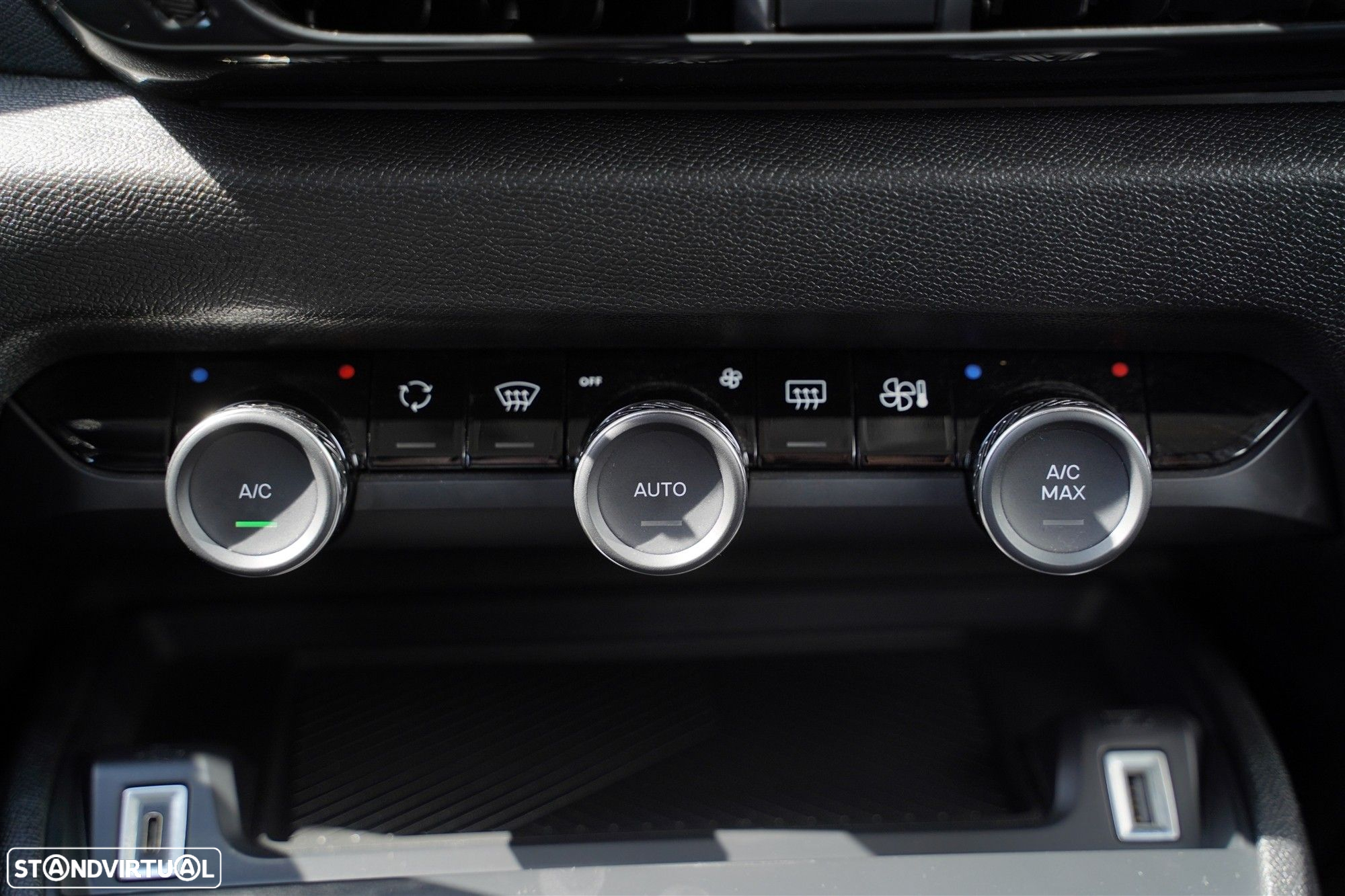 Citroën C4 X 1.2 PureTech Feel Pack EAT8 - 26