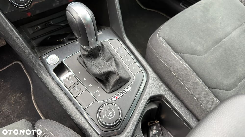 Volkswagen Tiguan - 11