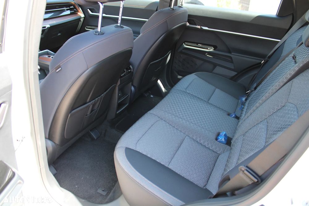 KG Mobility Torres EVX - 11
