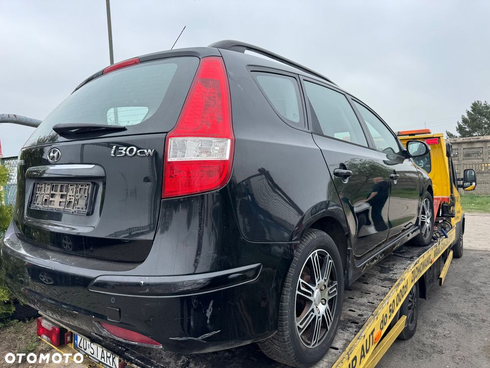 Hyundai i30 lift kombi kolor 9F czarny wszystkie części - 3