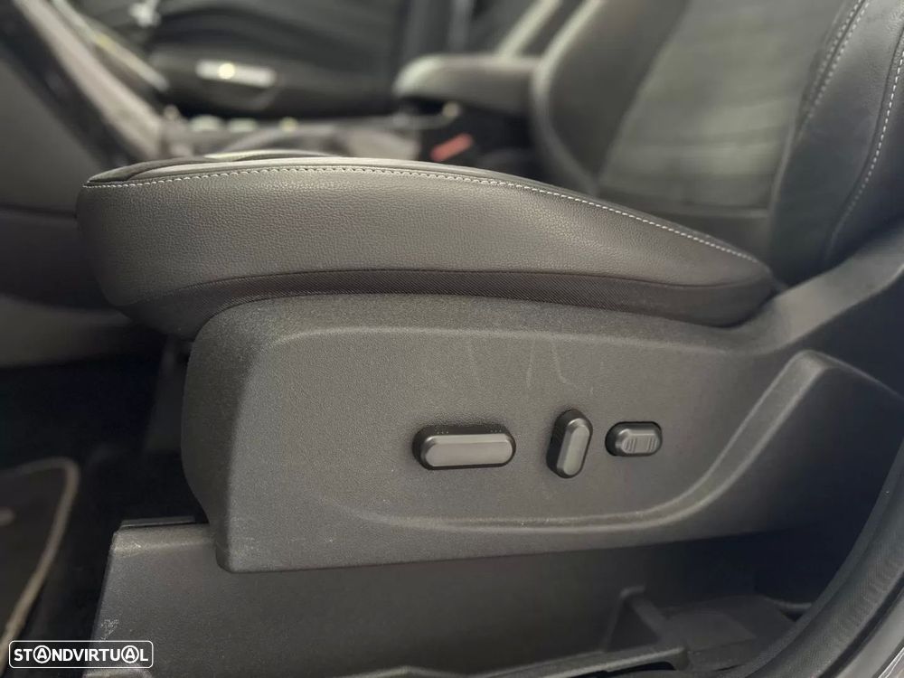 Ford Kuga 1.5 TDCi ST-Line Limited Edition - 26