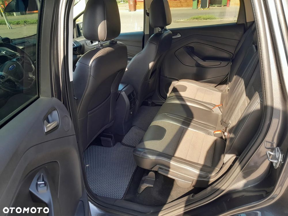 Ford Kuga 2.0 TDCi 4x4 Titanium - 6