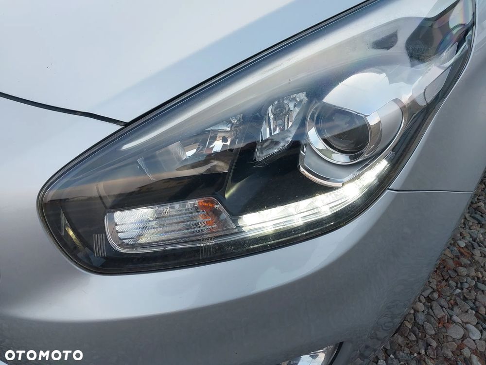 Kia Carens 1.7 CRDi 136 Dream Team Edition - 17