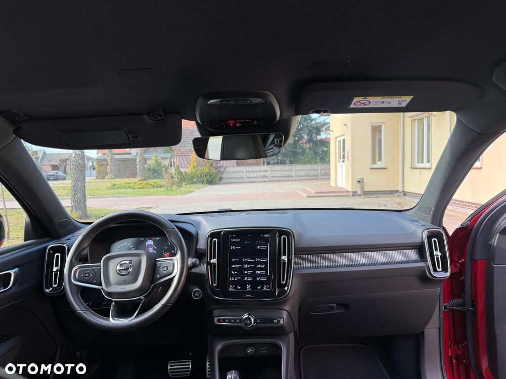 Volvo XC 40 B4 B AWD R-Design - 29