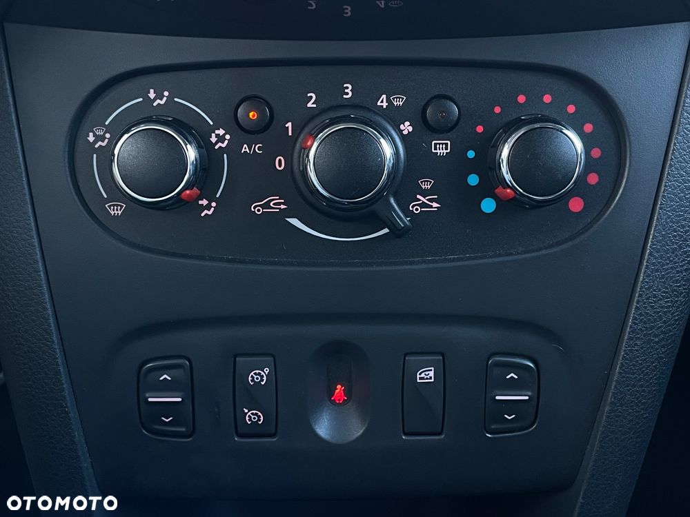Dacia Sandero Stepway TCe 90 (S&S) Celebration - 12