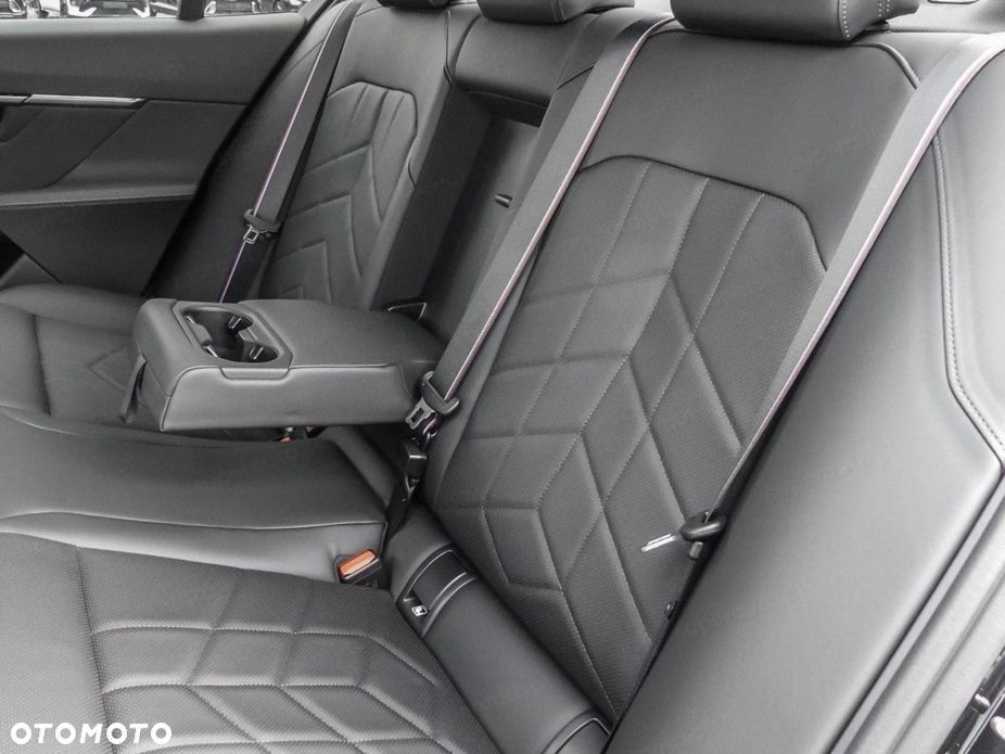 BMW Seria 5 520d mHEV M Sport - 17