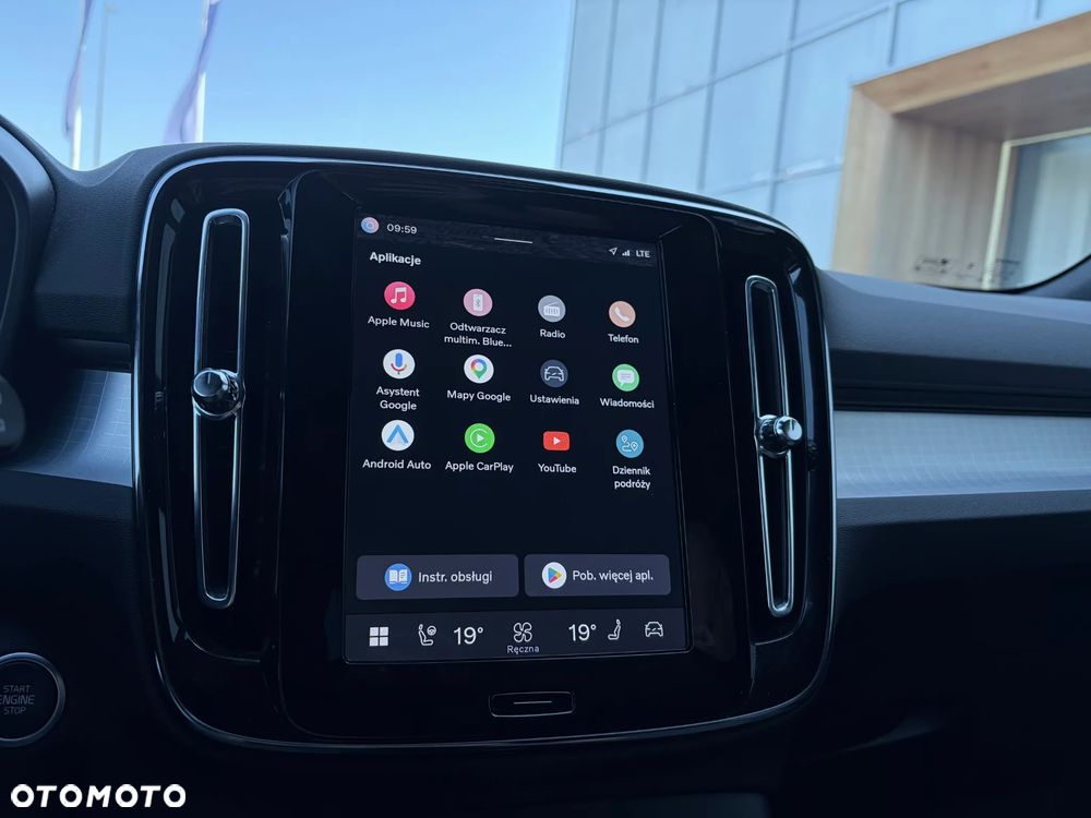 Volvo XC 40 B3 Plus Dark - 16