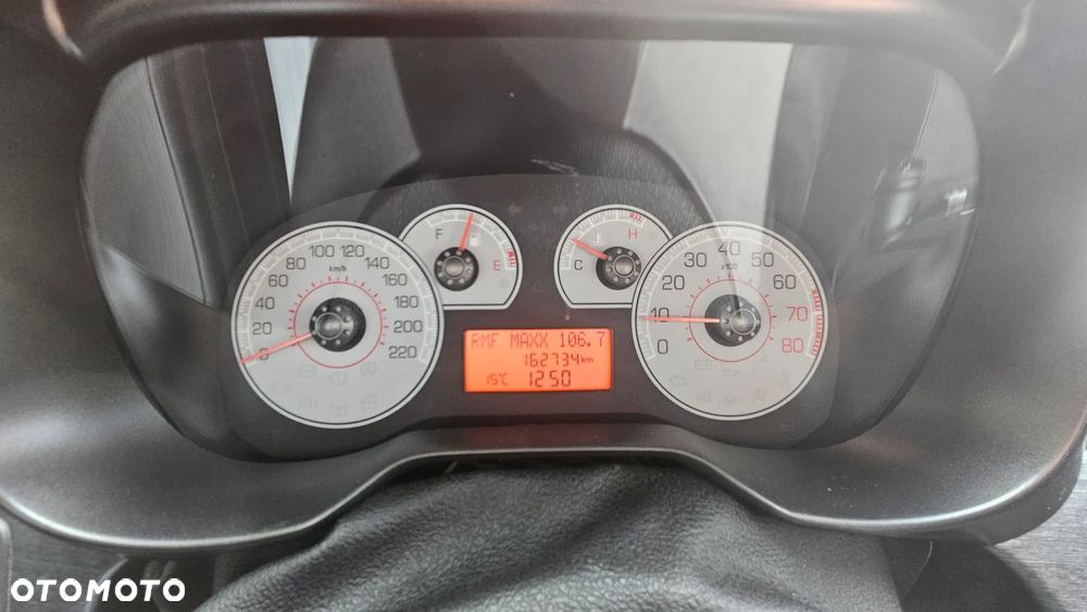 Fiat Grande Punto - 22