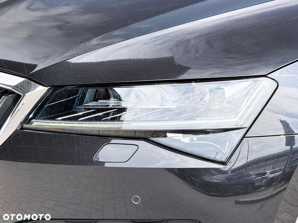 Skoda Superb 2.0 TDI SCR 4x4 Style DSG - 11