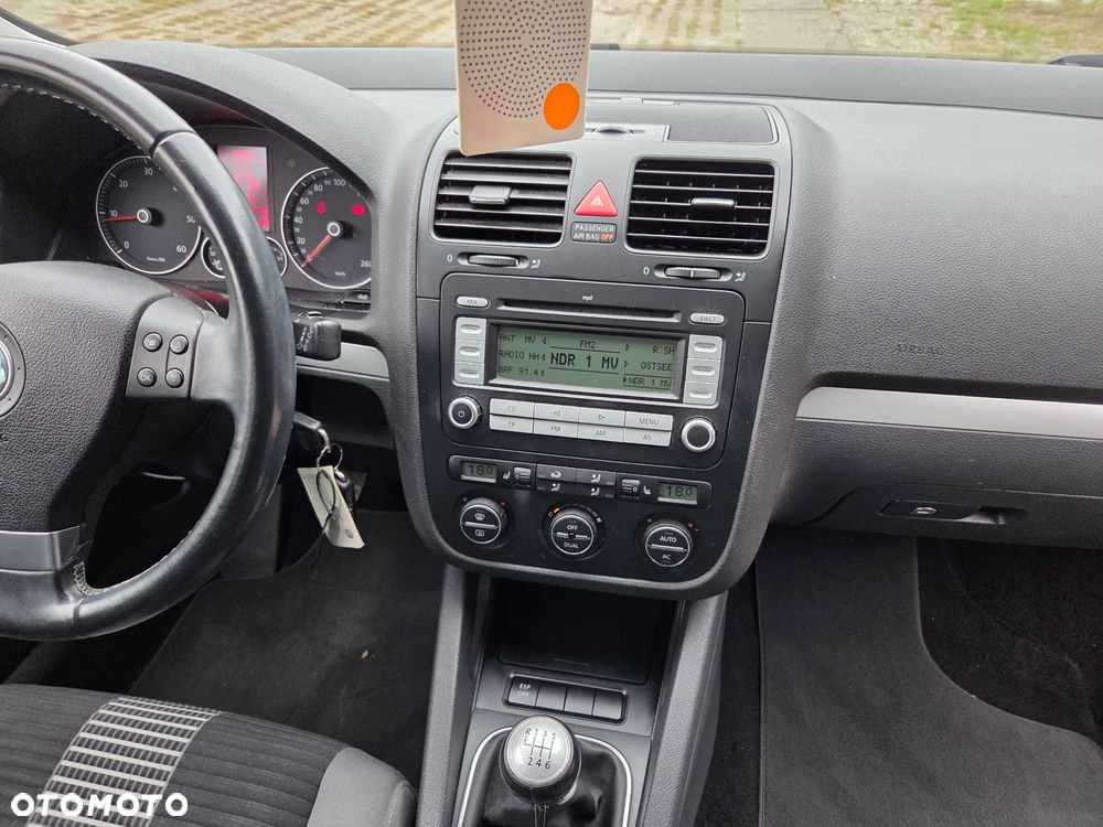 Volkswagen Golf 1.9 TDI DPF United - 8