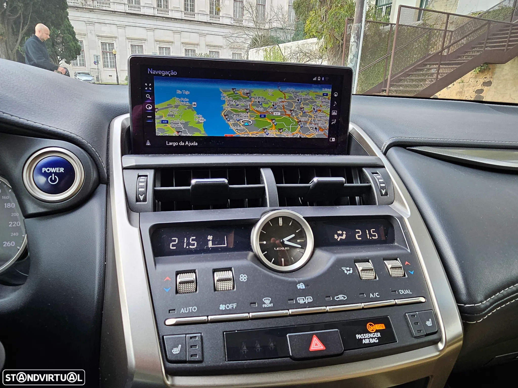 Lexus NX 300h Executive - 12