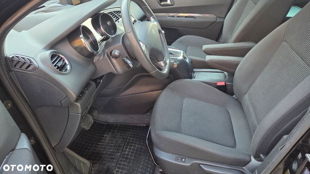 Peugeot 5008 - 24