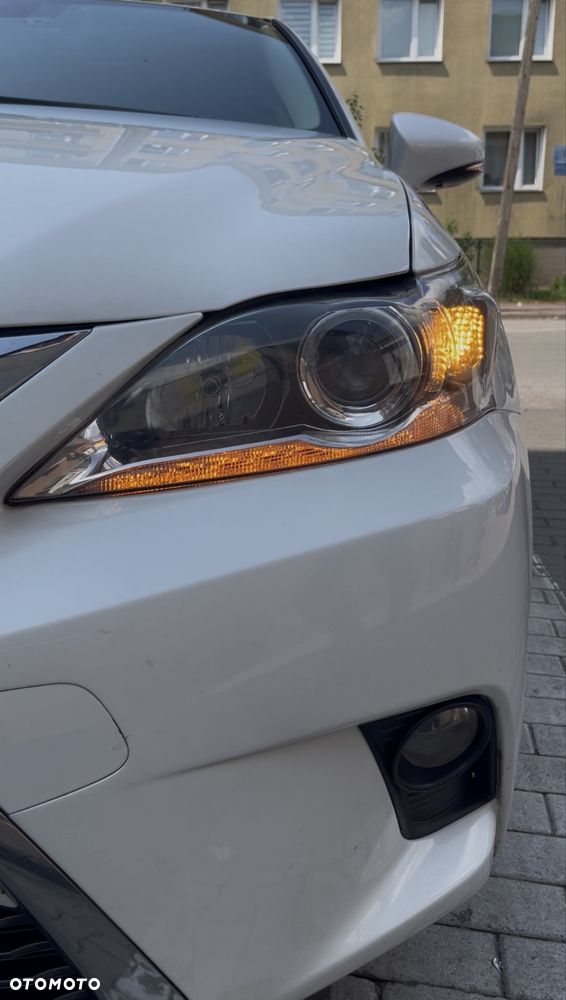 Lexus CT - 4