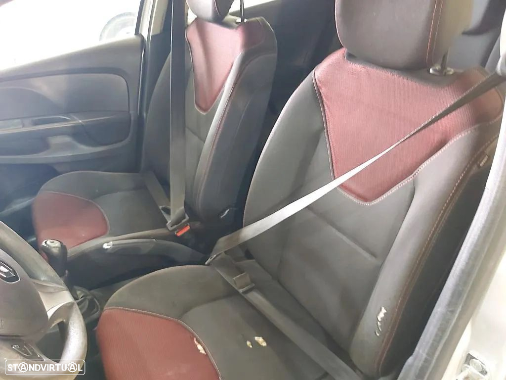 Renault Clio 1.5 dCi Confort - 4