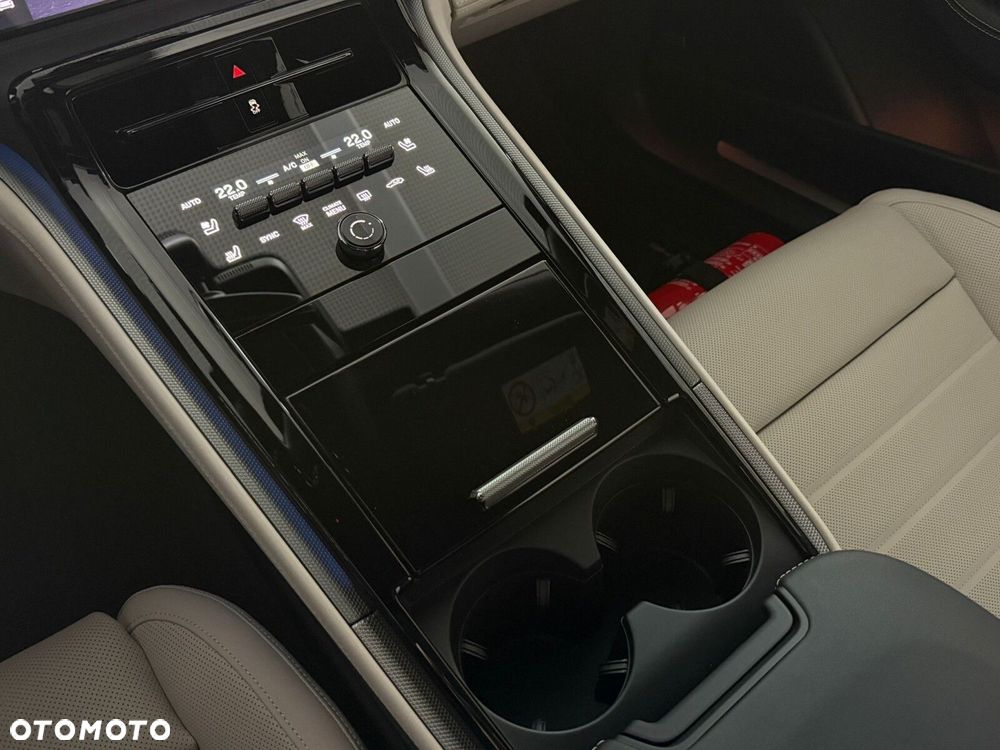 Porsche Panamera - 16