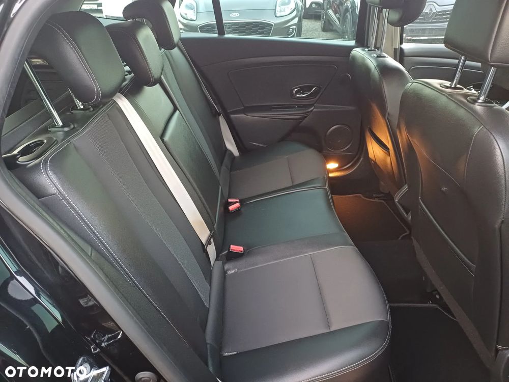 Renault Megane Grandtour TCe 130 BOSE Edition - 14