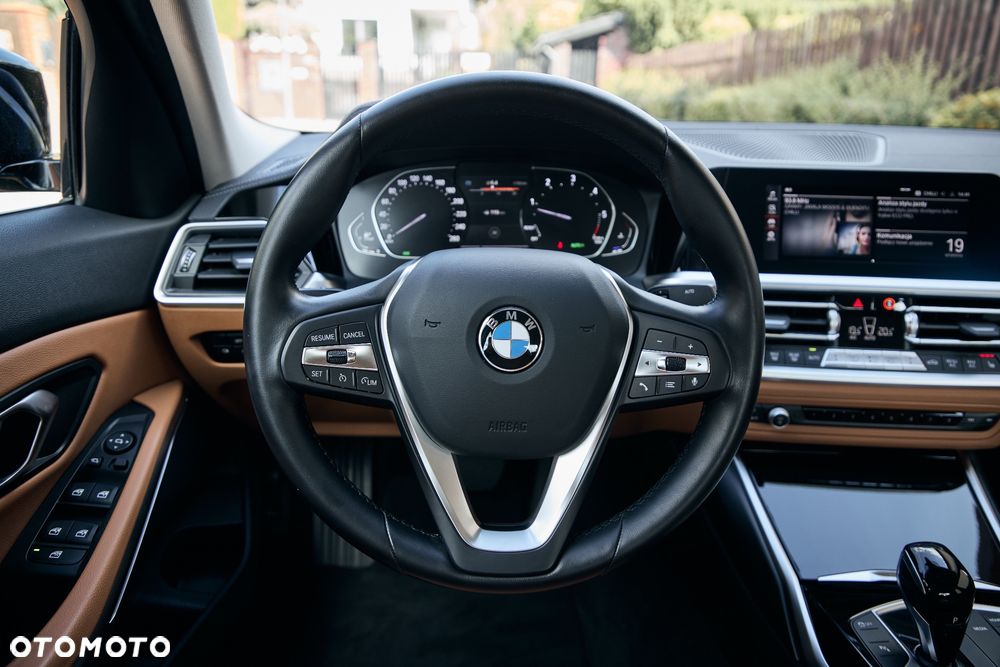 BMW Seria 3 320d xDrive Luxury Line - 21