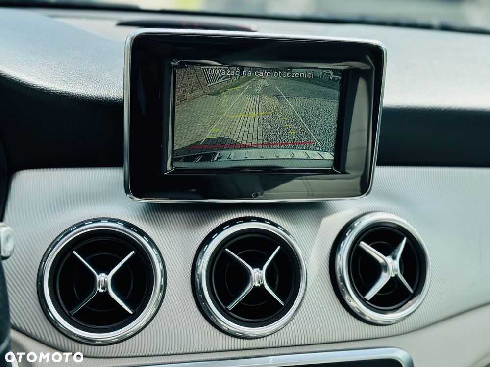 Mercedes-Benz GLA 200 7G-DCT Style - 10