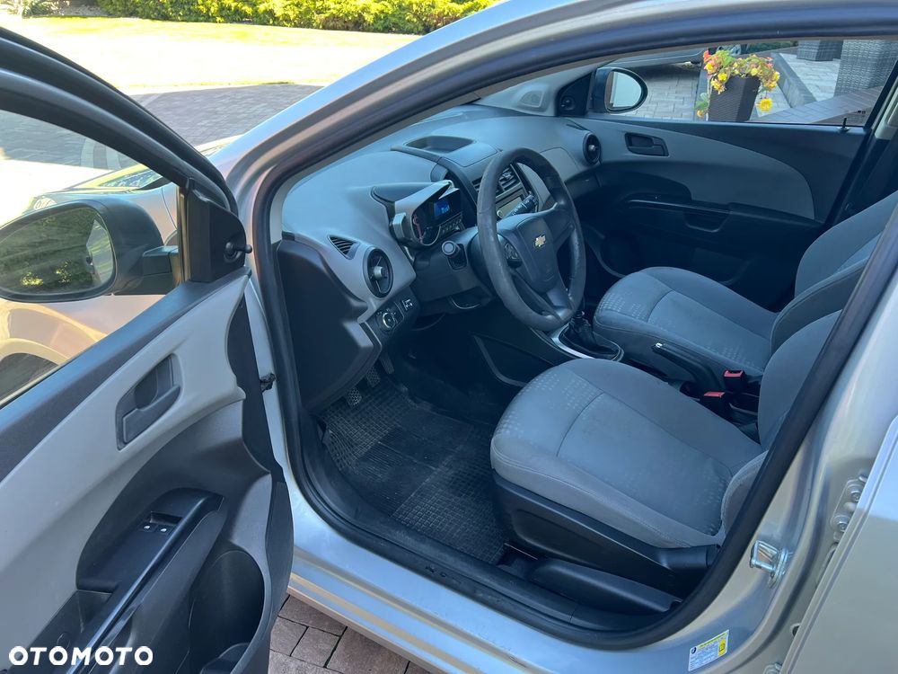Chevrolet Aveo 1.2 LS - 12