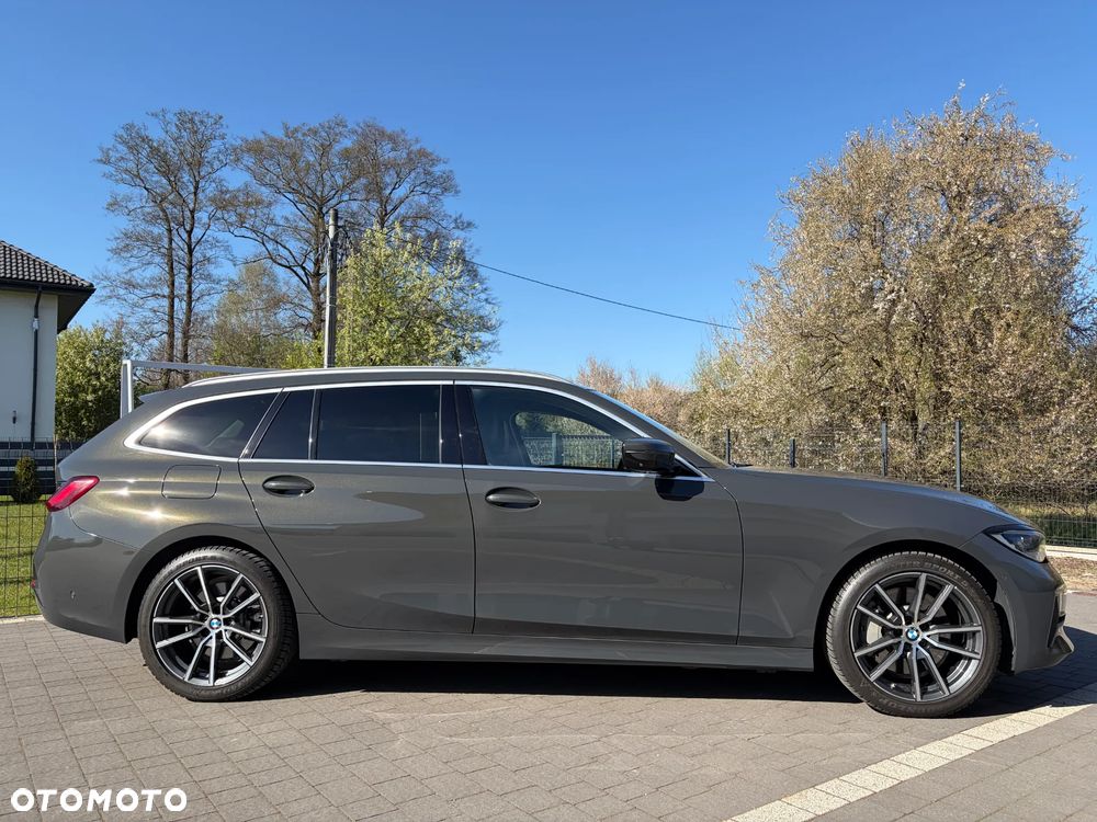 BMW Seria 3 330i - 4