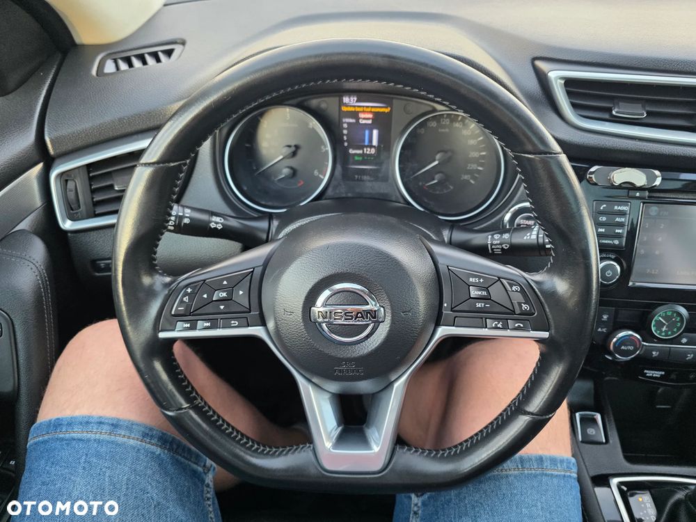 Nissan Qashqai 1.6 DCi Xtronic TEKNA - 29