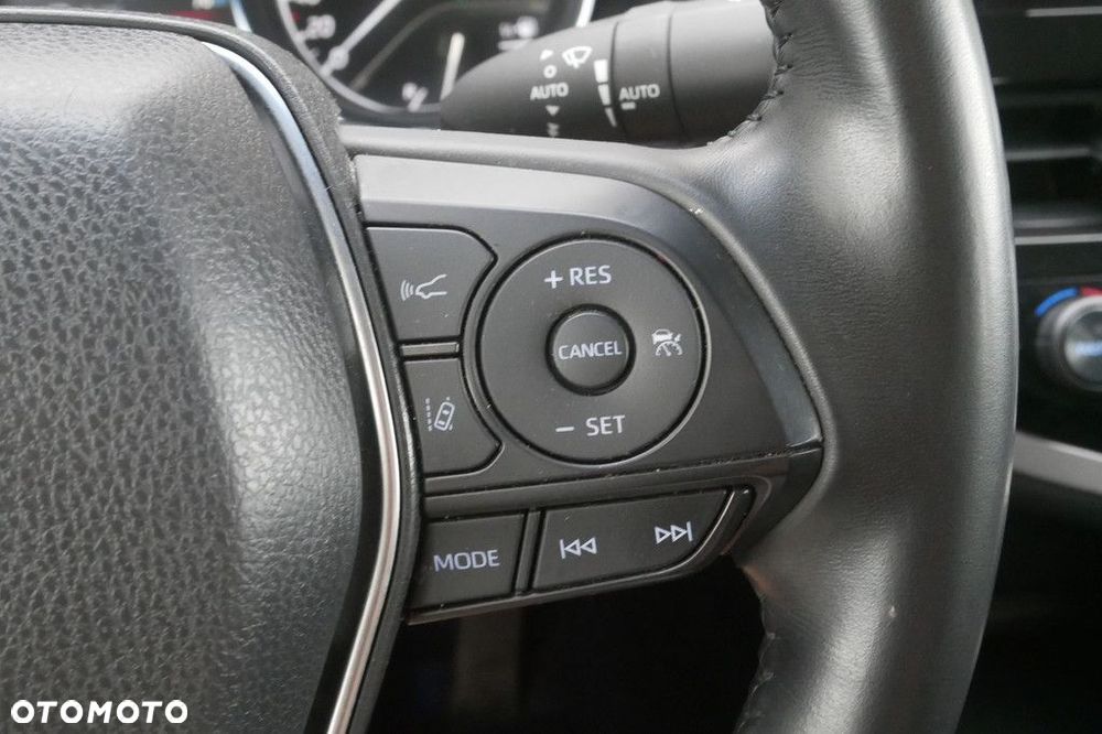 Toyota Camry 2.5 Hybrid Comfort CVT - 24