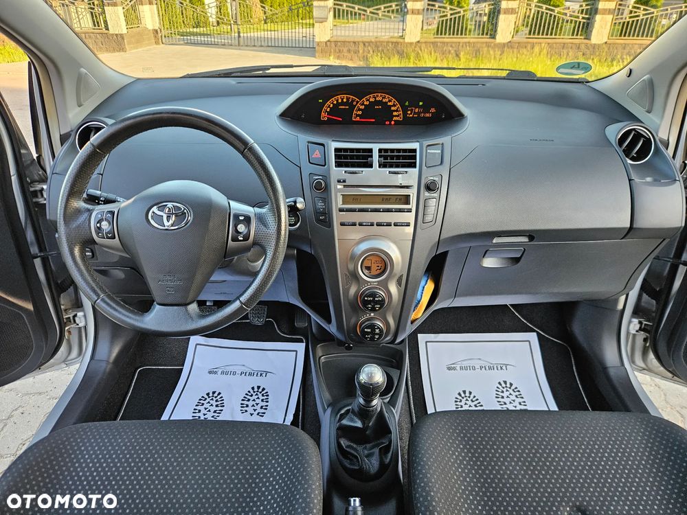 Toyota Yaris 1.33 Prestige - 27