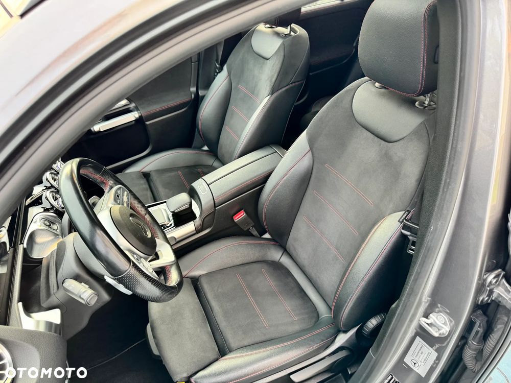 Mercedes-Benz GLB 200 AMG Line 7G-DCT - 12