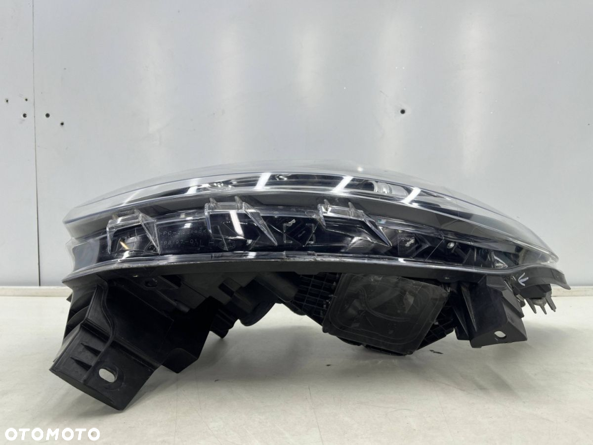 Lampa reflektor Renault Kadjar 15-22r. LEWA przednia soczewka H7 ORYGINALNA 260609857r 011.770-05 - 3