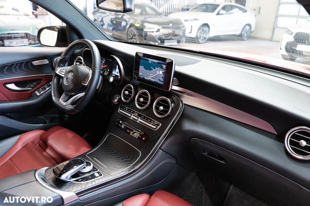 Mercedes-Benz GLC Coupe 250 4Matic 9G-TRONIC AMG Line - 32