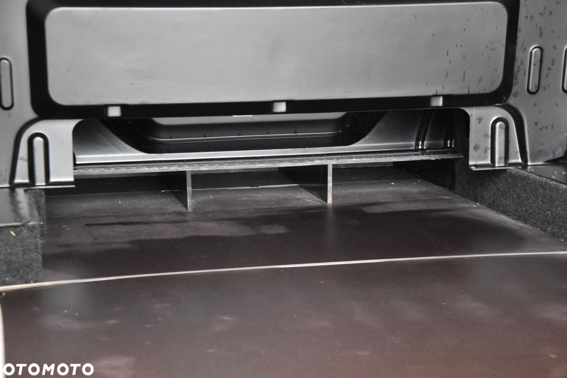 Volkswagen Crafter - 12