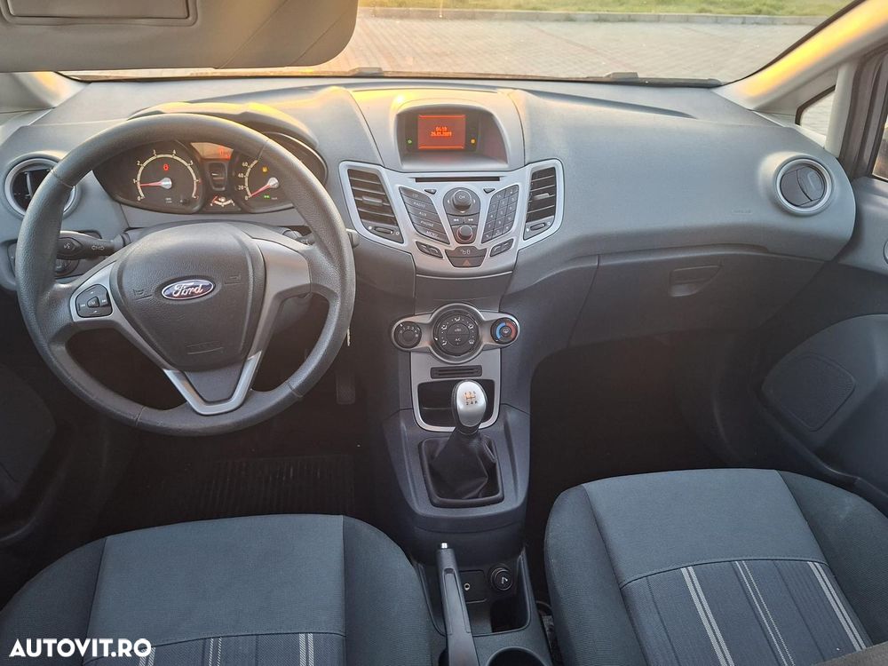 Ford Fiesta - 8